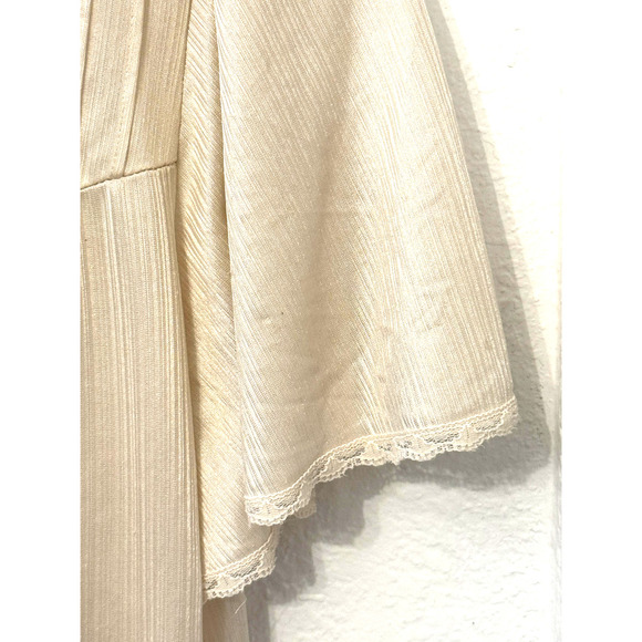 Vintage Nightgown Womens LG Ivory Lace Trim VNeck Short Sleeve Pleated Sleepwear - Picture 4 of 7